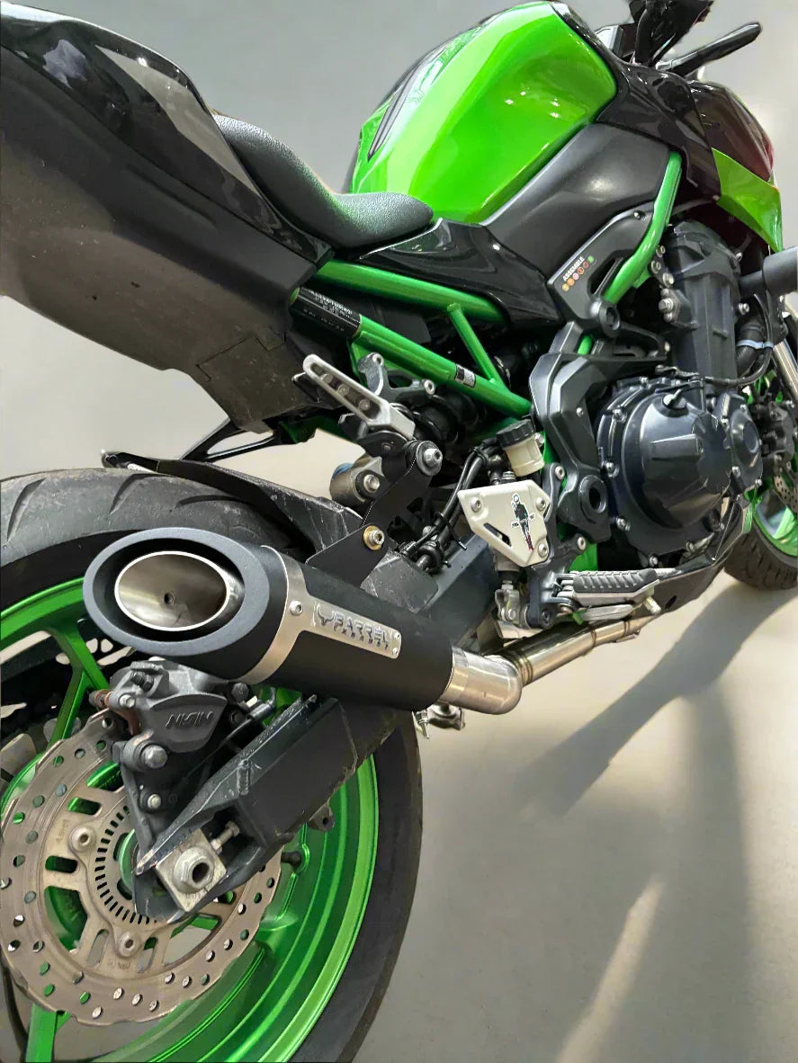 Barrel Outlaw 2.0 Full System Exhaust for Kawasaki Z900 | 304 Stainless Steel Performance Exhaust - View 3