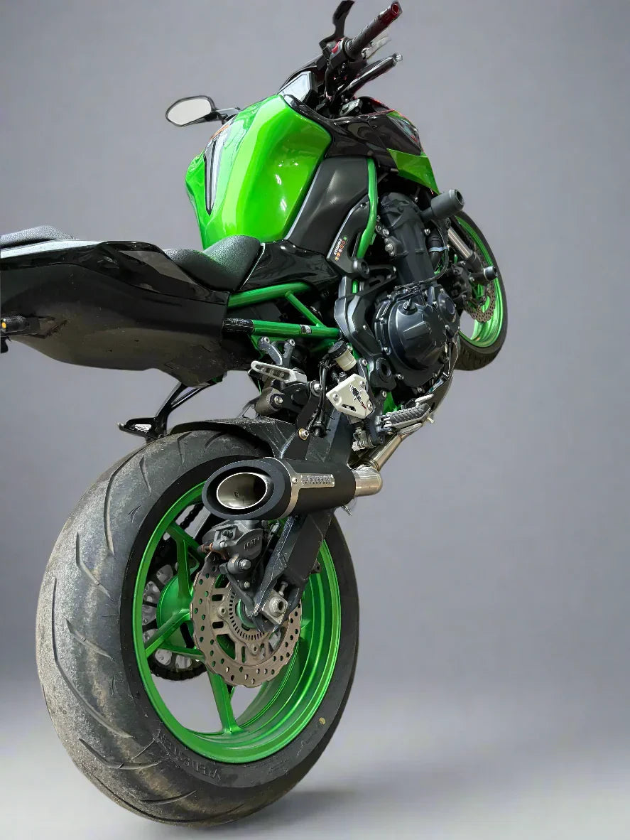Barrel Outlaw 2.0 Full System Exhaust for Kawasaki Z900 | 304 Stainless Steel Performance Exhaust - View 4