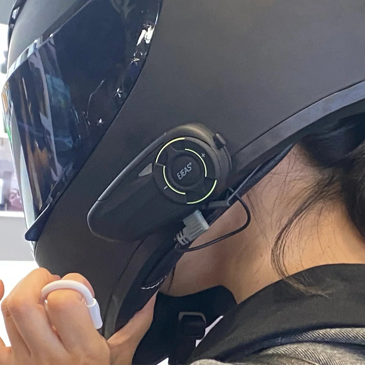 EJEAS Q8 Motorcycle Intercom System - View 2